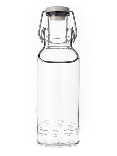 Schöne und praktische Bügelflasche aus besonders oberflächenglattem und porenfreien Borosilikatglas.